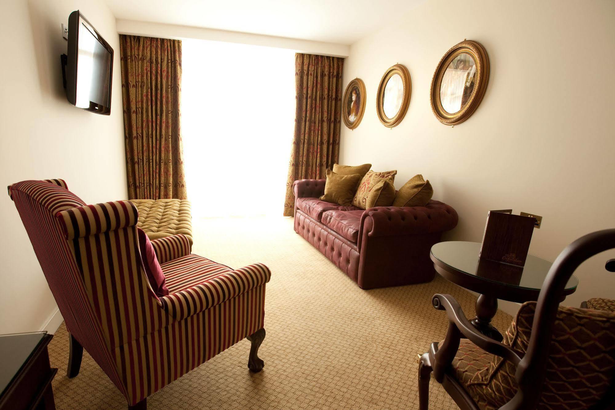 The Oxfordshire Golf & Spa Hotel Thame Dış mekan fotoğraf