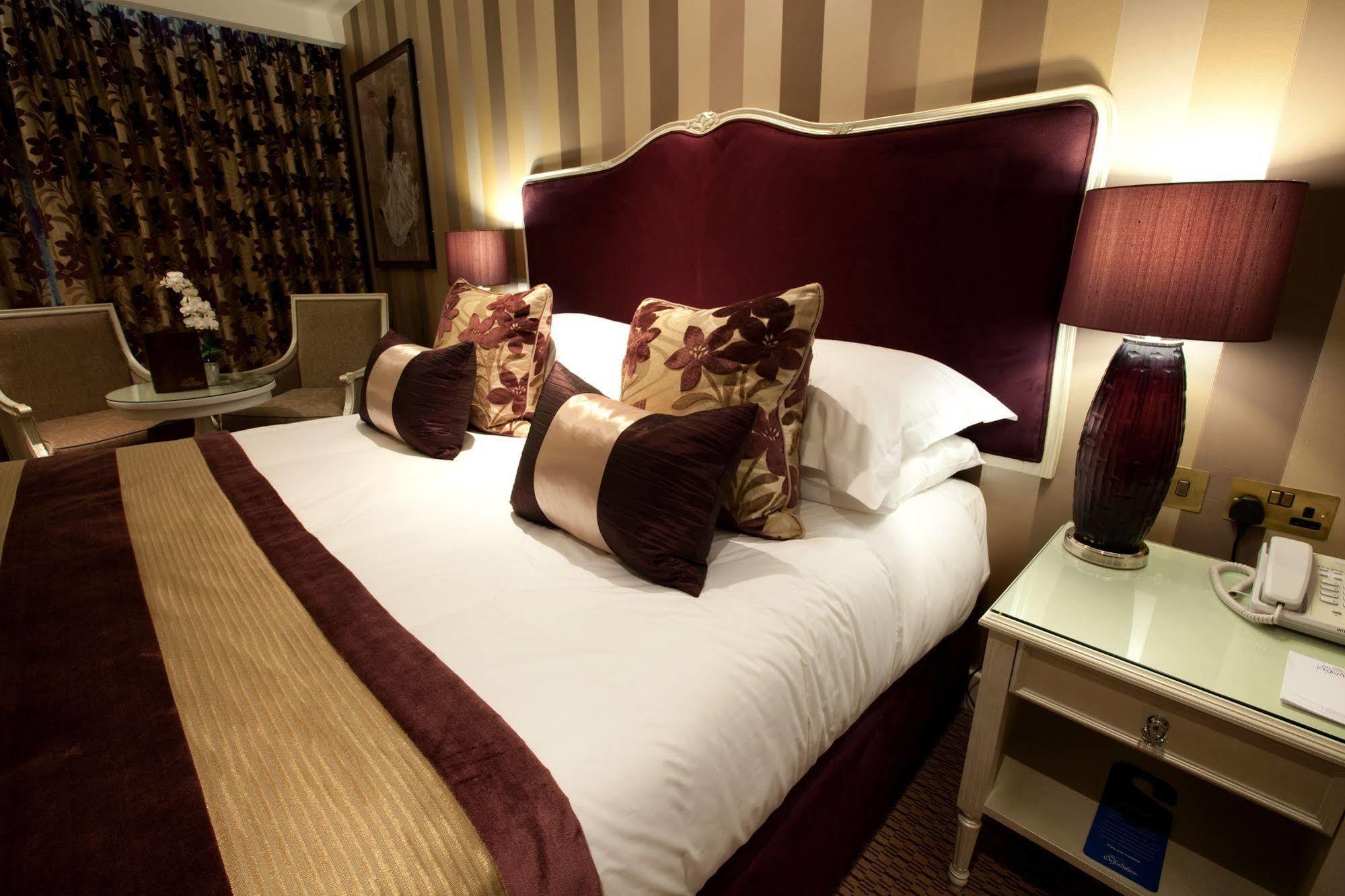 The Oxfordshire Golf & Spa Hotel Thame Dış mekan fotoğraf