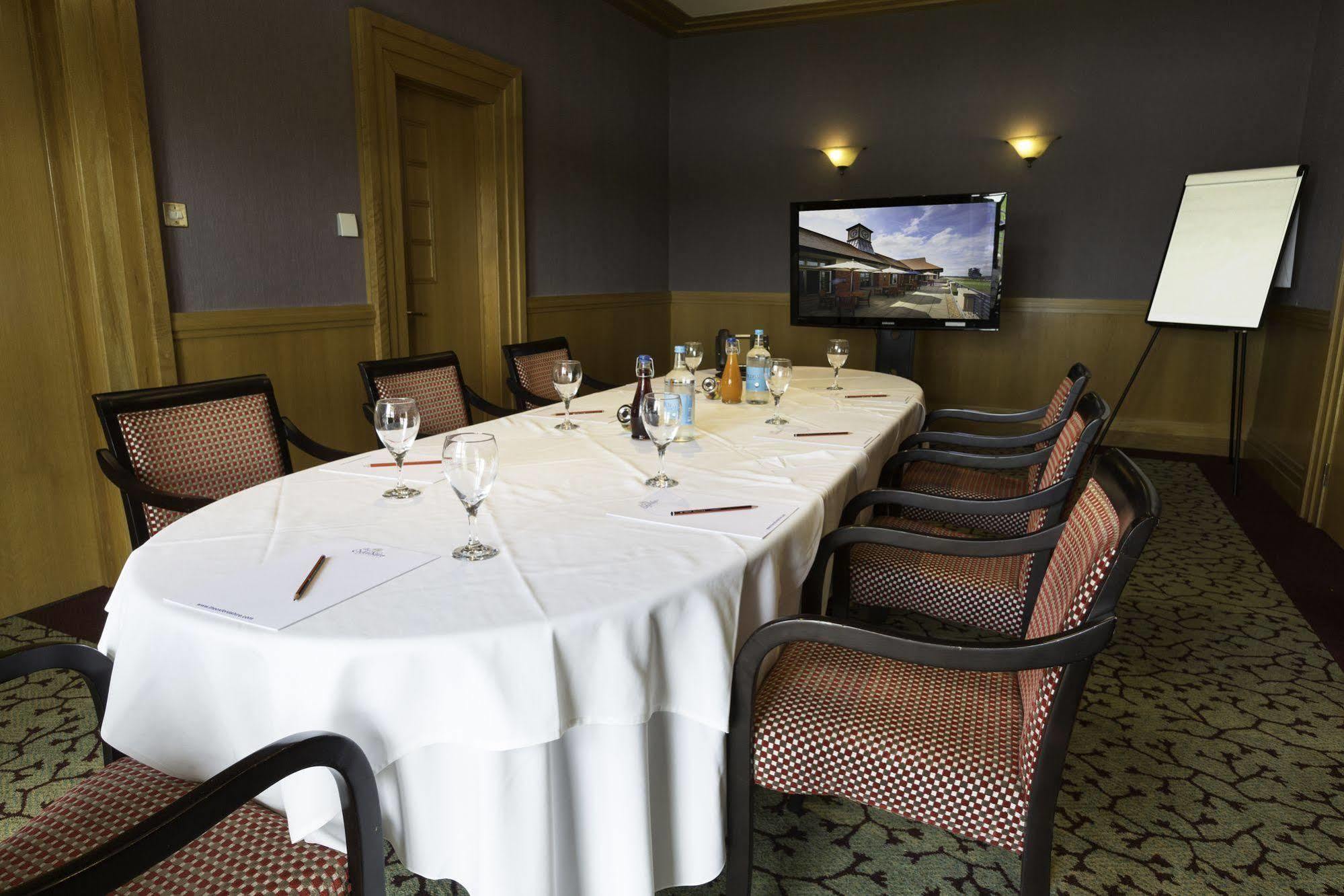 The Oxfordshire Golf & Spa Hotel Thame Dış mekan fotoğraf